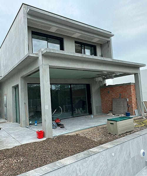 Vivienda unifamiliar en proceso de construcción por Inteco Construcción en Barcelona