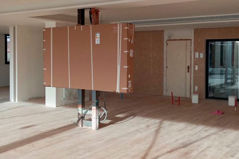 Espacio de comedor en proceso de reforma integral en ático de Passeig de la Bonanova, Barcelona.